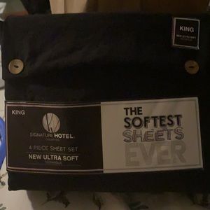 Signature Hotel Collection King Sheets set black